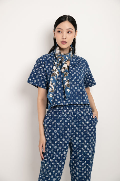 Pecutan : Perennial Flowering Vines | 'Batik Tulis' Scarves | White & Blue
