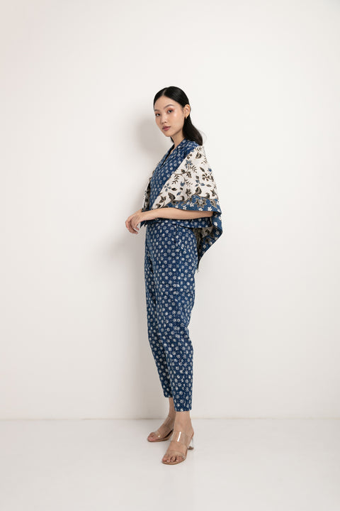 Pecutan : Perennial Flowering Vines | 'Batik Tulis' Scarves | White & Blue